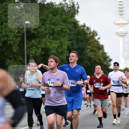 29.06.2025 - hella hamburg halbmarathon Dr. Thomas Lammeyer http://msf.ph/oto/8518849 29.06.2025 10:04:37 Kennedybrücke 1019, 1544, 1568, 1583, 1611, 1681, 2027, 2086, 2236, 2426, 2474, 2606, 2652, 2730, 2982, 3042, 3059, 3141, 3319, 3400, 3794, 4419, 4579, 4616, 4767, 4940, 4945, 5033, 5418, 5643, 6138, 6174, 6220, 6443, 6470, 6636, 7717, 8669, 9450, 9485, 9553, 9555, 9577, 9622, 10188, 10534, 10599, 10665, 10742, 10759, 10766, 10797, 11083, 11324 meine-sportfotos.de