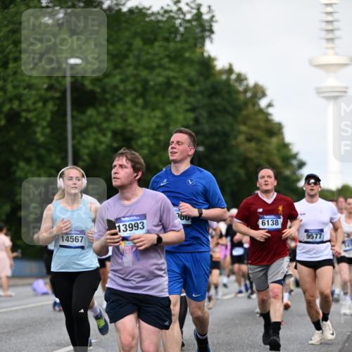 29.06.2025 - hella hamburg halbmarathon Dr. Thomas Lammeyer http://msf.ph/oto/8518861 29.06.2025 10:04:37 Kennedybrücke 1019, 1544, 1568, 1583, 1611, 1681, 2027, 2086, 2236, 2426, 2474, 2606, 2652, 2730, 2982, 3042, 3059, 3141, 3319, 3400, 3794, 4419, 4579, 4616, 4767, 4940, 4945, 5033, 5418, 5643, 6138, 6174, 6220, 6443, 6470, 6636, 7717, 8669, 9450, 9485, 9553, 9555, 9577, 9622, 10188, 10534, 10599, 10665, 10742, 10759, 10766, 10797, 11083, 11324 meine-sportfotos.de