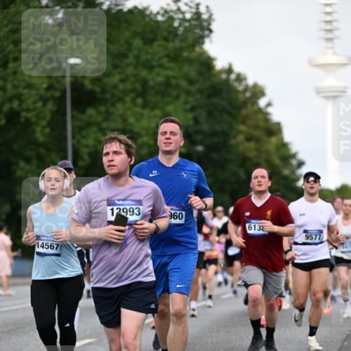 29.06.2025 - hella hamburg halbmarathon Dr. Thomas Lammeyer http://msf.ph/oto/8518879 29.06.2025 10:04:37 Kennedybrücke 1019, 1544, 1568, 1583, 1611, 1681, 2027, 2086, 2236, 2426, 2474, 2606, 2652, 2730, 2982, 3042, 3059, 3141, 3319, 3400, 3794, 4419, 4579, 4616, 4767, 4940, 4945, 5033, 5418, 5643, 6138, 6174, 6220, 6443, 6470, 6636, 7717, 8669, 9450, 9485, 9553, 9555, 9577, 9622, 10188, 10534, 10599, 10665, 10742, 10759, 10766, 10797, 11083, 11324 meine-sportfotos.de