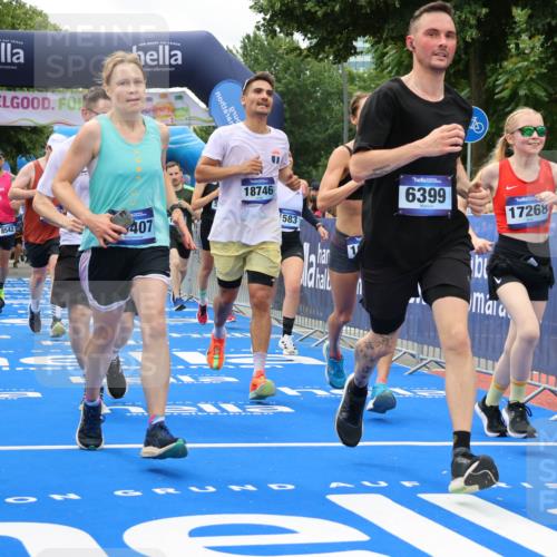 29.06.2025 - hella hamburg halbmarathon Strokosch-Dieckow http://msf.ph/oto/8518880 29.06.2025 10:56:29 Ziel 1583, 2083, 3048, 3413, 5721, 5744, 6399, 7037, 7742, 8311, 8542, 8652, 8863, 9562, 9622, 10093, 10665, 12509, 13863, 15145, 15407, 15818, 16257, 16261, 17268, 17734, 18746, 18835, 19120 meine-sportfotos.de
