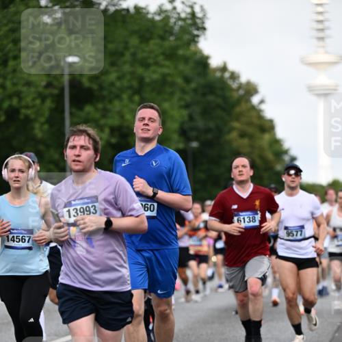 29.06.2025 - hella hamburg halbmarathon Dr. Thomas Lammeyer http://msf.ph/oto/8518882 29.06.2025 10:04:38 Kennedybrücke 1019, 1544, 1568, 1583, 1611, 1681, 2027, 2086, 2236, 2426, 2474, 2606, 2652, 2730, 2982, 3042, 3059, 3141, 3319, 3400, 3794, 4419, 4579, 4616, 4767, 4940, 4945, 5033, 5418, 5643, 6138, 6174, 6220, 6443, 6470, 6636, 7717, 8669, 9450, 9485, 9553, 9555, 9577, 9622, 10188, 10271, 10534, 10599, 10665, 10742, 10759, 10766, 10797, 11083, 11324 meine-sportfotos.de