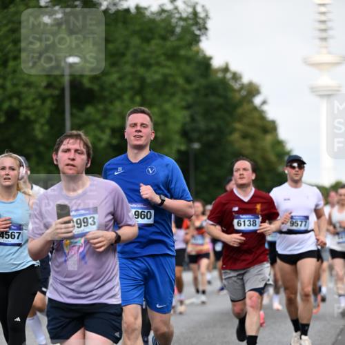 29.06.2025 - hella hamburg halbmarathon Dr. Thomas Lammeyer http://msf.ph/oto/8518886 29.06.2025 10:04:38 Kennedybrücke 1019, 1544, 1568, 1583, 1611, 1681, 2027, 2086, 2236, 2426, 2474, 2606, 2652, 2730, 2982, 3042, 3059, 3141, 3319, 3400, 3794, 4419, 4579, 4616, 4767, 4940, 4945, 5033, 5418, 5643, 6138, 6174, 6220, 6443, 6470, 6636, 7717, 8669, 9450, 9485, 9553, 9555, 9577, 9622, 10188, 10271, 10534, 10599, 10665, 10742, 10759, 10766, 10797, 11083, 11324 meine-sportfotos.de