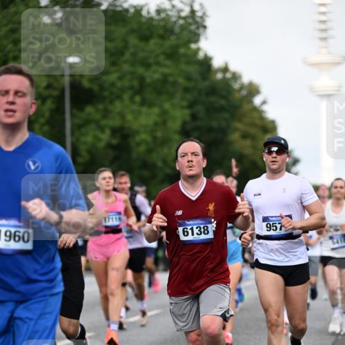 29.06.2025 - hella hamburg halbmarathon Dr. Thomas Lammeyer http://msf.ph/oto/8518928 29.06.2025 10:04:39 Kennedybrücke 1019, 1544, 1568, 1583, 1611, 1681, 2027, 2086, 2236, 2426, 2474, 2606, 2652, 2982, 3059, 3141, 3319, 3400, 3983, 4579, 4616, 4767, 4940, 4945, 5033, 5418, 6138, 6174, 6220, 6443, 6470, 6636, 8669, 9450, 9485, 9553, 9555, 9577, 9622, 10188, 10271, 10534, 10599, 10742, 10766, 10797, 11324 meine-sportfotos.de