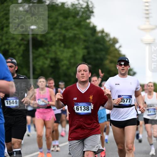 29.06.2025 - hella hamburg halbmarathon Dr. Thomas Lammeyer http://msf.ph/oto/8518941 29.06.2025 10:04:39 Kennedybrücke 1019, 1544, 1568, 1583, 1611, 1681, 2027, 2086, 2236, 2426, 2474, 2606, 2652, 2982, 3059, 3141, 3319, 3400, 3983, 4579, 4616, 4767, 4940, 4945, 5033, 5418, 6138, 6174, 6220, 6443, 6470, 6636, 8669, 9450, 9485, 9553, 9555, 9577, 9622, 10188, 10271, 10534, 10599, 10742, 10766, 10797, 11324 meine-sportfotos.de