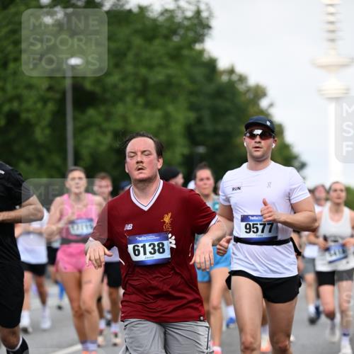 29.06.2025 - hella hamburg halbmarathon Dr. Thomas Lammeyer http://msf.ph/oto/8518946 29.06.2025 10:04:40 Kennedybrücke 1019, 1544, 1568, 1583, 1611, 1681, 2027, 2086, 2236, 2426, 2474, 2606, 2652, 2982, 3059, 3141, 3319, 3400, 3983, 4579, 4616, 4767, 4940, 4945, 5033, 5418, 6138, 6174, 6220, 6443, 6470, 6757, 8255, 8669, 9450, 9485, 9553, 9555, 9577, 10188, 10271, 10534, 10599, 10766, 10797, 11324 meine-sportfotos.de