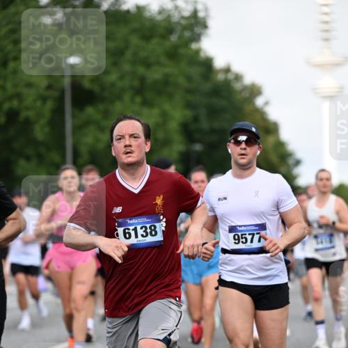 29.06.2025 - hella hamburg halbmarathon Dr. Thomas Lammeyer http://msf.ph/oto/8518954 29.06.2025 10:04:40 Kennedybrücke 1019, 1544, 1568, 1583, 1611, 1681, 2027, 2086, 2236, 2426, 2474, 2606, 2652, 2982, 3059, 3141, 3319, 3400, 3983, 4579, 4616, 4767, 4940, 4945, 5033, 5418, 6138, 6174, 6220, 6443, 6470, 6757, 8255, 8669, 9450, 9485, 9553, 9555, 9577, 10188, 10271, 10534, 10599, 10766, 10797, 11324 meine-sportfotos.de