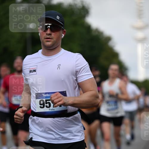 29.06.2025 - hella hamburg halbmarathon Dr. Thomas Lammeyer http://msf.ph/oto/8518999 29.06.2025 10:04:41 Kennedybrücke 1019, 1544, 1568, 1583, 1611, 1681, 2086, 2236, 2426, 2474, 2606, 2652, 2982, 3059, 3141, 3319, 3400, 3983, 4579, 4616, 4767, 4940, 4945, 5033, 5418, 6138, 6174, 6220, 6443, 6470, 6757, 8255, 9450, 9485, 9553, 9555, 9577, 10188, 10271, 10599, 10766, 10797, 11324 meine-sportfotos.de