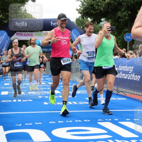 29.06.2025 - hella hamburg halbmarathon Strokosch-Dieckow http://msf.ph/oto/8519004 29.06.2025 10:56:32 Ziel 1583, 2083, 3413, 4152, 5721, 5744, 6399, 6416, 6759, 7037, 8311, 8542, 8652, 8744, 8863, 9562, 10093, 10665, 11083, 12509, 13863, 15145, 15407, 16257, 16261, 17259, 17268, 17734, 18340, 18746, 18835, 18899, 19120 meine-sportfotos.de