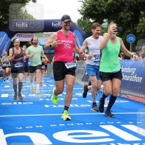 29.06.2025 - hella hamburg halbmarathon Strokosch-Dieckow http://msf.ph/oto/8519009 29.06.2025 10:56:32 Ziel 1583, 2083, 3413, 4152, 5721, 5744, 6399, 6416, 6759, 7037, 8311, 8542, 8652, 8744, 8863, 9562, 10093, 10665, 11083, 12509, 13863, 15145, 15407, 16257, 16261, 17259, 17268, 17734, 18340, 18746, 18835, 18899, 19120 meine-sportfotos.de