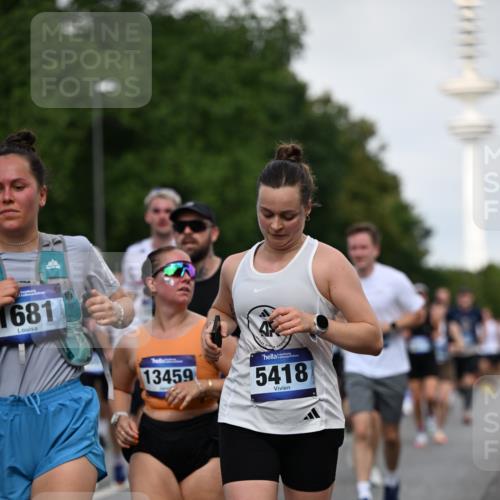29.06.2025 - hella hamburg halbmarathon Dr. Thomas Lammeyer http://msf.ph/oto/8519048 29.06.2025 10:04:43 Kennedybrücke 1019, 1544, 1568, 1583, 1611, 1681, 2086, 2236, 2426, 2982, 3059, 3141, 3319, 3400, 3983, 4579, 4616, 4767, 4945, 5033, 5418, 6138, 6174, 6220, 6470, 6757, 8255, 8478, 9450, 9553, 9555, 9577, 10188, 10271, 10599, 10797, 11324 meine-sportfotos.de
