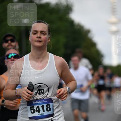29.06.2025 - hella hamburg halbmarathon Dr. Thomas Lammeyer http://msf.ph/oto/8519085 29.06.2025 10:04:44 Kennedybrücke 1019, 1544, 1568, 1583, 1611, 1681, 2086, 2236, 2426, 2982, 3059, 3141, 3319, 3400, 3983, 4579, 4616, 4945, 5033, 5418, 6138, 6174, 6220, 6714, 6757, 8255, 8478, 9450, 9553, 9555, 9577, 10188, 10271, 10599, 10797, 11324 meine-sportfotos.de