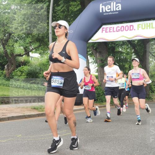 29.06.2025 - hella hamburg halbmarathon KatJ http://msf.ph/oto/8519101 29.06.2025 10:48:56 Zwischen KM18-KM19 1674, 4095, 6674, 6752, 8045, 8478 meine-sportfotos.de
