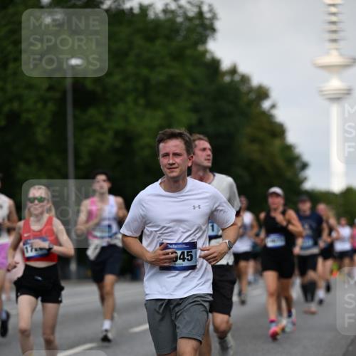 29.06.2025 - hella hamburg halbmarathon Dr. Thomas Lammeyer http://msf.ph/oto/8519128 29.06.2025 10:04:45 Kennedybrücke 1019, 1544, 1568, 1583, 1611, 1681, 2086, 2236, 2426, 3059, 3141, 3400, 3983, 4579, 4616, 4945, 5033, 5418, 6138, 6174, 6220, 6714, 6757, 8255, 8478, 9450, 9553, 9555, 9577, 10188, 10271, 10599, 10797, 11324 meine-sportfotos.de