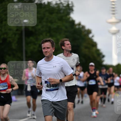29.06.2025 - hella hamburg halbmarathon Dr. Thomas Lammeyer http://msf.ph/oto/8519138 29.06.2025 10:04:45 Kennedybrücke 1019, 1544, 1568, 1583, 1611, 1681, 2086, 2236, 2426, 3059, 3141, 3400, 3983, 4579, 4616, 4945, 5033, 5418, 6138, 6174, 6220, 6714, 6757, 8255, 8478, 9450, 9553, 9555, 9577, 10188, 10271, 10599, 10797, 11324 meine-sportfotos.de