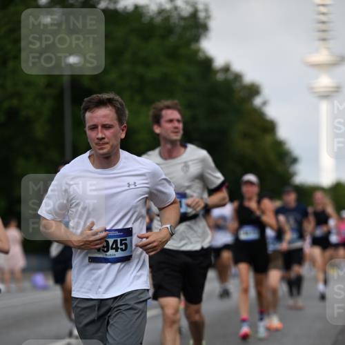 29.06.2025 - hella hamburg halbmarathon Dr. Thomas Lammeyer http://msf.ph/oto/8519164 29.06.2025 10:04:45 Kennedybrücke 1019, 1544, 1568, 1583, 1611, 1681, 2086, 2236, 2426, 3059, 3141, 3400, 3983, 4579, 4616, 4945, 5033, 5418, 6138, 6174, 6220, 6714, 6757, 8255, 8478, 9450, 9553, 9555, 9577, 10188, 10271, 10599, 10797, 11324 meine-sportfotos.de