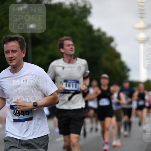 29.06.2025 - hella hamburg halbmarathon Dr. Thomas Lammeyer http://msf.ph/oto/8519185 29.06.2025 10:04:46 Kennedybrücke 1019, 1544, 1568, 1583, 1611, 1681, 2086, 2236, 2426, 3059, 3141, 3400, 3983, 4616, 4945, 5033, 5418, 5870, 6138, 6220, 6714, 6757, 8255, 8478, 9450, 9553, 9555, 9577, 10188, 10271, 10599, 10797, 11324 meine-sportfotos.de