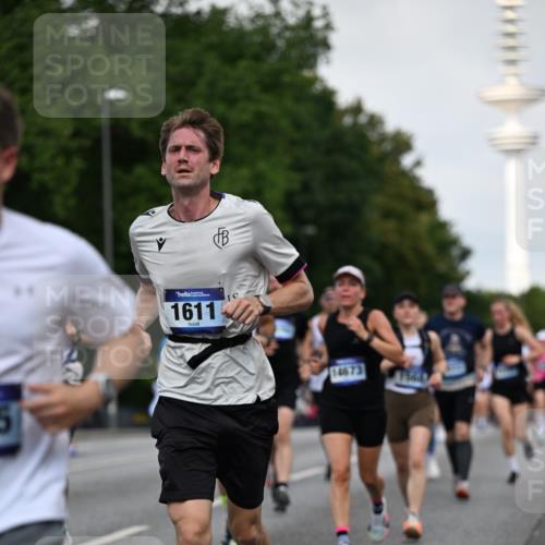 29.06.2025 - hella hamburg halbmarathon Dr. Thomas Lammeyer http://msf.ph/oto/8519191 29.06.2025 10:04:46 Kennedybrücke 1019, 1544, 1568, 1583, 1611, 1681, 2086, 2236, 2426, 3059, 3141, 3400, 3983, 4616, 4945, 5033, 5418, 5870, 6138, 6220, 6714, 6757, 8255, 8478, 9450, 9553, 9555, 9577, 10188, 10271, 10599, 10797, 11324 meine-sportfotos.de