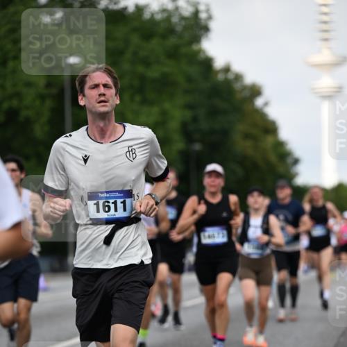 29.06.2025 - hella hamburg halbmarathon Dr. Thomas Lammeyer http://msf.ph/oto/8519205 29.06.2025 10:04:46 Kennedybrücke 1019, 1544, 1568, 1583, 1611, 1681, 2086, 2236, 2426, 3059, 3141, 3400, 3983, 4616, 4945, 5033, 5418, 5870, 6138, 6220, 6714, 6757, 8255, 8478, 9450, 9553, 9555, 9577, 10188, 10271, 10599, 10797, 11324 meine-sportfotos.de