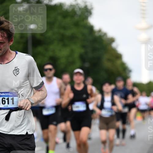 29.06.2025 - hella hamburg halbmarathon Dr. Thomas Lammeyer http://msf.ph/oto/8519229 29.06.2025 10:04:47 Kennedybrücke 1544, 1568, 1611, 1681, 2086, 2236, 2354, 3059, 3141, 3400, 3983, 4616, 4708, 4945, 5033, 5418, 5870, 6138, 6147, 6220, 6714, 6757, 8255, 8478, 9553, 9555, 9577, 10188, 10271, 10797, 11324 meine-sportfotos.de