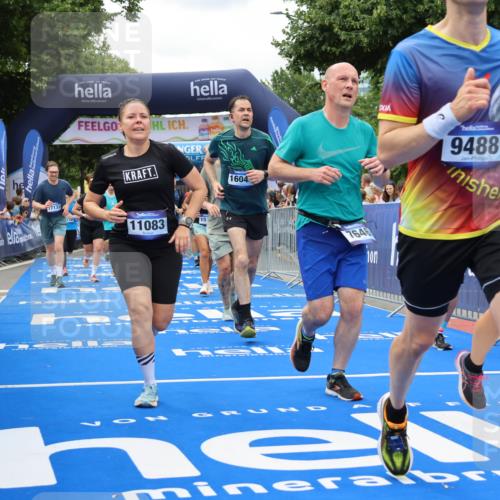 29.06.2025 - hella hamburg halbmarathon Strokosch-Dieckow http://msf.ph/oto/8519277 29.06.2025 10:56:40 Ziel 2083, 2378, 3836, 4152, 5721, 6416, 6759, 7037, 7646, 8311, 8744, 8825, 8996, 9488, 9562, 11083, 11870, 12509, 13863, 14369, 14461, 15134, 15145, 15431, 15712, 16043, 16121, 17133, 17259, 18340, 18634, 18899, 19120 meine-sportfotos.de