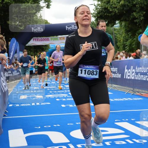 29.06.2025 - hella hamburg halbmarathon Strokosch-Dieckow http://msf.ph/oto/8519291 29.06.2025 10:56:41 Ziel 2083, 2378, 3836, 4152, 5721, 6416, 6759, 7037, 7646, 8311, 8744, 8825, 8996, 9488, 11083, 11870, 12509, 13816, 13863, 14369, 14461, 15134, 15145, 15431, 15712, 16008, 16009, 16043, 16121, 17133, 17259, 18340, 18634, 18899, 19120 meine-sportfotos.de