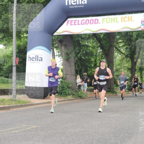 29.06.2025 - hella hamburg halbmarathon KatJ http://msf.ph/oto/8519313 29.06.2025 10:49:08 Zwischen KM18-KM19 6631, 8176 meine-sportfotos.de