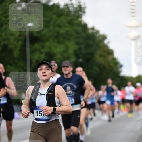 29.06.2025 - hella hamburg halbmarathon Dr. Thomas Lammeyer http://msf.ph/oto/8519337 29.06.2025 10:04:49 Kennedybrücke 1544, 1568, 1611, 1681, 2236, 2354, 3141, 3400, 3740, 3983, 4238, 4616, 4708, 4945, 5033, 5418, 5870, 6138, 6147, 6714, 6757, 8255, 8478, 9553, 9555, 9577, 10188, 10271, 10797, 11324 meine-sportfotos.de