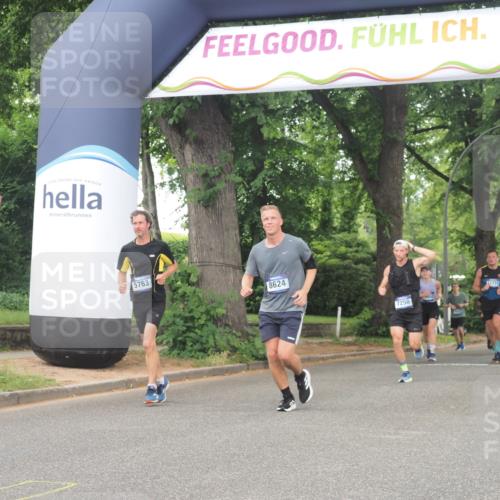 29.06.2025 - hella hamburg halbmarathon KatJ http://msf.ph/oto/8519356 29.06.2025 10:49:11 Zwischen KM18-KM19 5763, 7250, 8176, 8624 meine-sportfotos.de