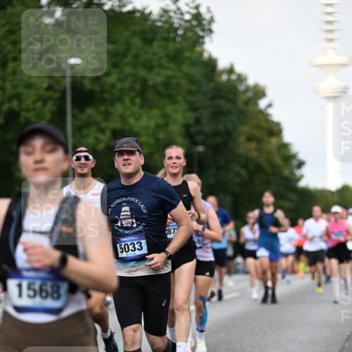29.06.2025 - hella hamburg halbmarathon Dr. Thomas Lammeyer http://msf.ph/oto/8519358 29.06.2025 10:04:50 Kennedybrücke 1544, 1568, 1611, 1681, 2236, 2354, 3141, 3740, 3983, 4238, 4616, 4708, 4945, 5033, 5418, 5870, 6138, 6147, 6531, 6714, 6757, 6835, 8255, 8478, 9553, 9555, 9577, 10188, 10271, 10797, 11324 meine-sportfotos.de