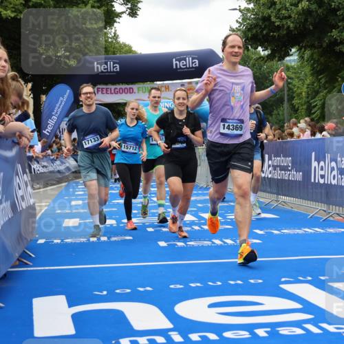 29.06.2025 - hella hamburg halbmarathon Strokosch-Dieckow http://msf.ph/oto/8519370 29.06.2025 10:56:43 Ziel 2378, 3836, 4152, 6416, 6759, 7037, 7646, 8311, 8744, 8825, 8996, 9488, 11083, 11870, 13816, 14369, 14461, 15134, 15145, 15431, 15712, 16008, 16009, 16043, 16121, 16679, 17133, 17259, 18340, 18634, 18899 meine-sportfotos.de