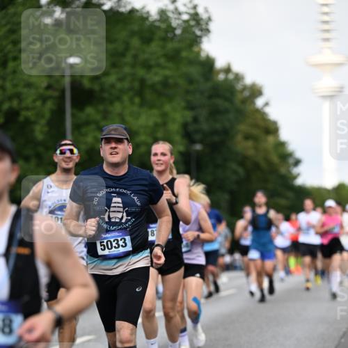 29.06.2025 - hella hamburg halbmarathon Dr. Thomas Lammeyer http://msf.ph/oto/8519374 29.06.2025 10:04:50 Kennedybrücke 1544, 1568, 1611, 1681, 2236, 2354, 3141, 3740, 3983, 4238, 4616, 4708, 4945, 5033, 5418, 5870, 6138, 6147, 6531, 6714, 6757, 6835, 8255, 8478, 9553, 9555, 9577, 10188, 10271, 10797, 11324 meine-sportfotos.de