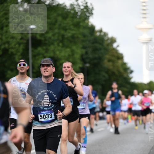 29.06.2025 - hella hamburg halbmarathon Dr. Thomas Lammeyer http://msf.ph/oto/8519385 29.06.2025 10:04:50 Kennedybrücke 1544, 1568, 1611, 1681, 2236, 2354, 3141, 3740, 3983, 4238, 4616, 4708, 4945, 5033, 5418, 5870, 6138, 6147, 6531, 6714, 6757, 6835, 8255, 8478, 9553, 9555, 9577, 10188, 10271, 10797, 11324 meine-sportfotos.de