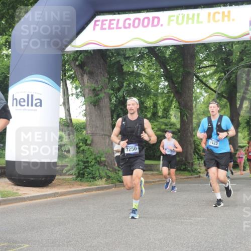 29.06.2025 - hella hamburg halbmarathon KatJ http://msf.ph/oto/8519424 29.06.2025 10:49:13 Zwischen KM18-KM19 1432, 5763, 7250, 8624 meine-sportfotos.de