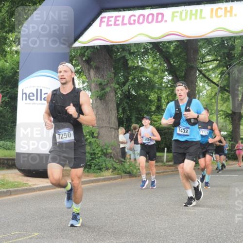 29.06.2025 - hella hamburg halbmarathon KatJ http://msf.ph/oto/8519479 29.06.2025 10:49:14 Zwischen KM18-KM19 1432, 5763, 7250, 8624 meine-sportfotos.de