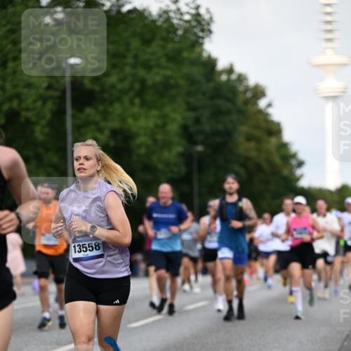 29.06.2025 - hella hamburg halbmarathon Dr. Thomas Lammeyer http://msf.ph/oto/8519489 29.06.2025 10:04:52 Kennedybrücke 1387, 1544, 1568, 1611, 1681, 2236, 2354, 2363, 3141, 3740, 3983, 4238, 4616, 4708, 4945, 5033, 5418, 5870, 6138, 6147, 6487, 6531, 6714, 6757, 6835, 8255, 8478, 9553, 9555, 9577, 10188, 10271, 10797, 11324 meine-sportfotos.de