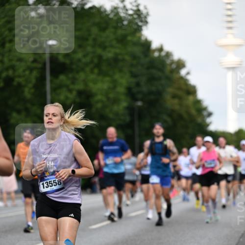 29.06.2025 - hella hamburg halbmarathon Dr. Thomas Lammeyer http://msf.ph/oto/8519496 29.06.2025 10:04:52 Kennedybrücke 1387, 1544, 1568, 1611, 1681, 2236, 2354, 2363, 3141, 3740, 3983, 4238, 4616, 4708, 4945, 5033, 5418, 5870, 6138, 6147, 6487, 6531, 6714, 6757, 6835, 8255, 8478, 9553, 9555, 9577, 10188, 10271, 10797, 11324 meine-sportfotos.de