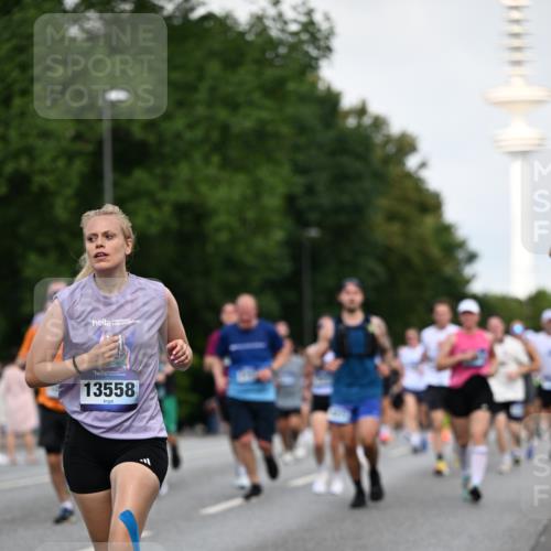 29.06.2025 - hella hamburg halbmarathon Dr. Thomas Lammeyer http://msf.ph/oto/8519501 29.06.2025 10:04:52 Kennedybrücke 1387, 1544, 1568, 1611, 1681, 2236, 2354, 2363, 3141, 3740, 3983, 4238, 4616, 4708, 4945, 5033, 5418, 5870, 6138, 6147, 6487, 6531, 6714, 6757, 6835, 8255, 8478, 9553, 9555, 9577, 10188, 10271, 10797, 11324 meine-sportfotos.de