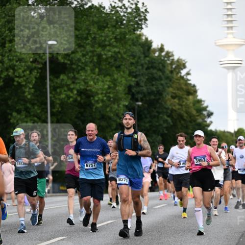 29.06.2025 - hella hamburg halbmarathon Dr. Thomas Lammeyer http://msf.ph/oto/8519555 29.06.2025 10:04:54 Kennedybrücke 1387, 1568, 1611, 1681, 2236, 2354, 2363, 3141, 3740, 3983, 4238, 4249, 4616, 4708, 4945, 5033, 5418, 5870, 6147, 6487, 6531, 6714, 6757, 6835, 7757, 8255, 8478, 8923, 9553, 9555, 10188, 10271, 10797, 11324 meine-sportfotos.de