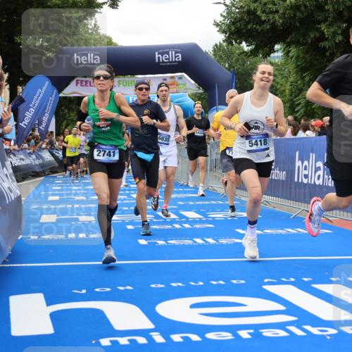 29.06.2025 - hella hamburg halbmarathon Strokosch-Dieckow http://msf.ph/oto/8519567 29.06.2025 10:56:51 Ziel 1955, 2282, 2378, 2741, 2759, 3836, 5033, 5418, 6835, 7716, 8669, 8825, 11043, 11212, 13816, 14461, 14678, 15097, 15431, 16008, 16009, 16620, 16679, 17133 meine-sportfotos.de