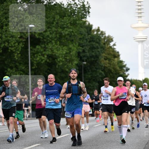 29.06.2025 - hella hamburg halbmarathon Dr. Thomas Lammeyer http://msf.ph/oto/8519571 29.06.2025 10:04:54 Kennedybrücke 1387, 1568, 1611, 1681, 2236, 2354, 2363, 3141, 3740, 3983, 4238, 4249, 4616, 4708, 4945, 5033, 5418, 5870, 6147, 6487, 6531, 6714, 6757, 6835, 7757, 8255, 8478, 8923, 9553, 9555, 10188, 10271, 10797, 11324 meine-sportfotos.de