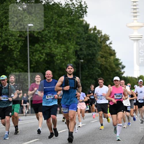29.06.2025 - hella hamburg halbmarathon Dr. Thomas Lammeyer http://msf.ph/oto/8519583 29.06.2025 10:04:54 Kennedybrücke 1387, 1568, 1611, 1681, 2236, 2354, 2363, 3141, 3740, 3983, 4238, 4249, 4616, 4708, 4945, 5033, 5418, 5870, 6147, 6487, 6531, 6714, 6757, 6835, 7757, 8255, 8478, 8923, 9553, 9555, 10188, 10271, 10797, 11324 meine-sportfotos.de