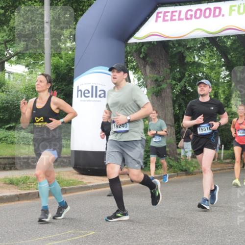 29.06.2025 - hella hamburg halbmarathon KatJ http://msf.ph/oto/8519611 29.06.2025 10:49:19 Zwischen KM18-KM19 1377, 1432, 7250 meine-sportfotos.de