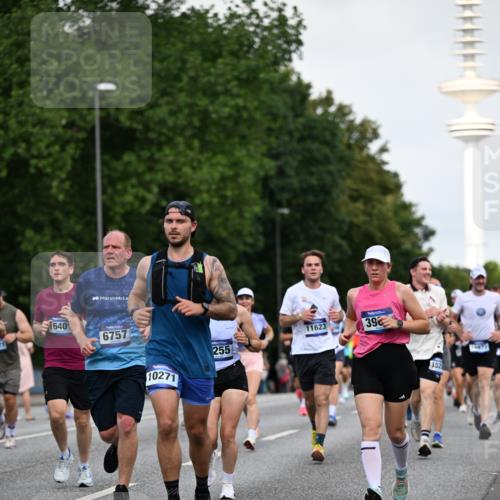 29.06.2025 - hella hamburg halbmarathon Dr. Thomas Lammeyer http://msf.ph/oto/8519627 29.06.2025 10:04:55 Kennedybrücke 1387, 1568, 1611, 2236, 2354, 2363, 3141, 3740, 3983, 4238, 4249, 4616, 4708, 4945, 5033, 5418, 5870, 6147, 6487, 6531, 6714, 6757, 6835, 7757, 8255, 8478, 8923, 9553, 9555, 10188, 10271, 10705, 10797, 11324 meine-sportfotos.de