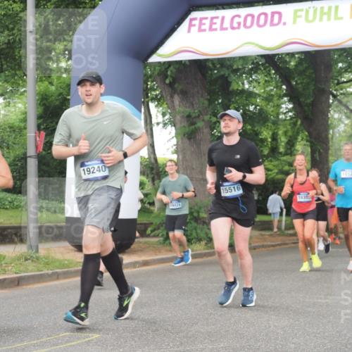 29.06.2025 - hella hamburg halbmarathon KatJ http://msf.ph/oto/8519633 29.06.2025 10:49:19 Zwischen KM18-KM19 1377, 1432, 7250 meine-sportfotos.de