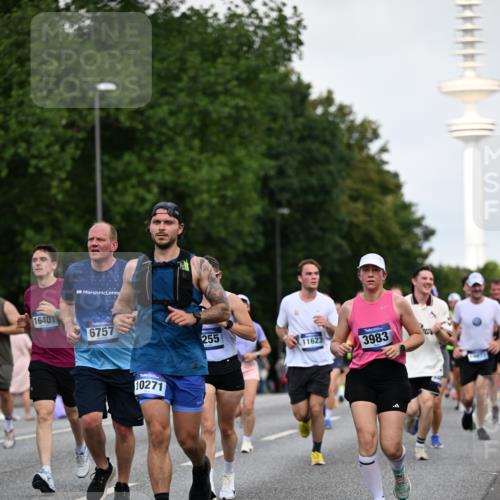 29.06.2025 - hella hamburg halbmarathon Dr. Thomas Lammeyer http://msf.ph/oto/8519638 29.06.2025 10:04:55 Kennedybrücke 1387, 1568, 1611, 2236, 2354, 2363, 3141, 3740, 3983, 4238, 4249, 4616, 4708, 4945, 5033, 5418, 5870, 6147, 6487, 6531, 6714, 6757, 6835, 7757, 8255, 8478, 8923, 9553, 9555, 10188, 10271, 10705, 10797, 11324 meine-sportfotos.de