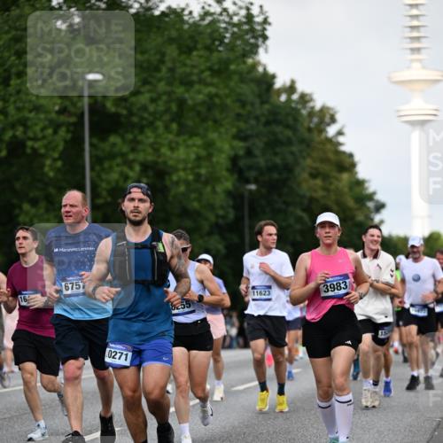 29.06.2025 - hella hamburg halbmarathon Dr. Thomas Lammeyer http://msf.ph/oto/8519644 29.06.2025 10:04:55 Kennedybrücke 1387, 1568, 1611, 2236, 2354, 2363, 3141, 3740, 3983, 4238, 4249, 4616, 4708, 4945, 5033, 5418, 5870, 6147, 6487, 6531, 6714, 6757, 6835, 7757, 8255, 8478, 8923, 9553, 9555, 10188, 10271, 10705, 10797, 11324 meine-sportfotos.de
