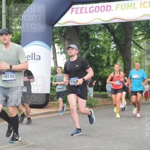 29.06.2025 - hella hamburg halbmarathon KatJ http://msf.ph/oto/8519650 29.06.2025 10:49:20 Zwischen KM18-KM19 1377, 1432, 3625 meine-sportfotos.de