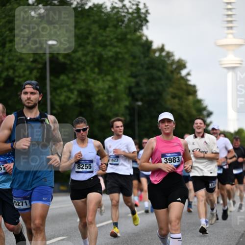 29.06.2025 - hella hamburg halbmarathon Dr. Thomas Lammeyer http://msf.ph/oto/8519678 29.06.2025 10:04:56 Kennedybrücke 1387, 1568, 1611, 2236, 2354, 2363, 3141, 3625, 3740, 3983, 4238, 4249, 4616, 4708, 4945, 5033, 5870, 6147, 6487, 6531, 6714, 6757, 6835, 7757, 8255, 8478, 8923, 9553, 9555, 10188, 10271, 10705, 11324 meine-sportfotos.de