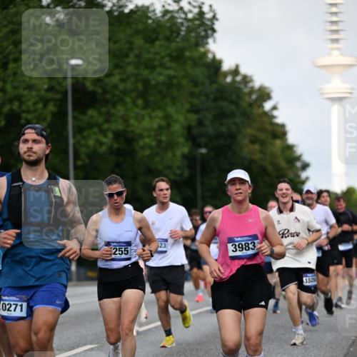29.06.2025 - hella hamburg halbmarathon Dr. Thomas Lammeyer http://msf.ph/oto/8519686 29.06.2025 10:04:56 Kennedybrücke 1387, 1568, 1611, 2236, 2354, 2363, 3141, 3625, 3740, 3983, 4238, 4249, 4616, 4708, 4945, 5033, 5870, 6147, 6487, 6531, 6714, 6757, 6835, 7757, 8255, 8478, 8923, 9553, 9555, 10188, 10271, 10705, 11324 meine-sportfotos.de