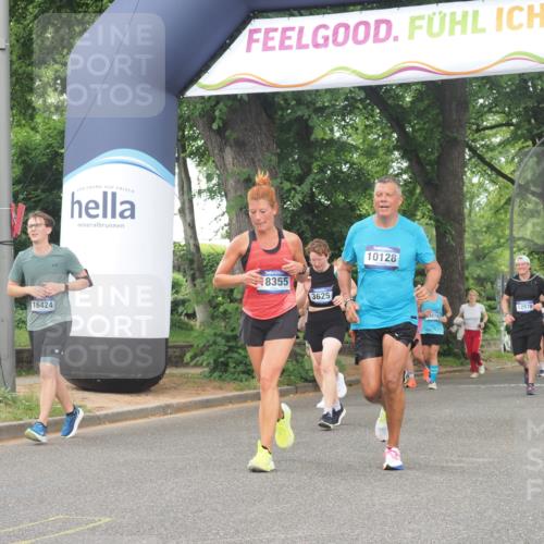 29.06.2025 - hella hamburg halbmarathon KatJ http://msf.ph/oto/8519700 29.06.2025 10:49:21 Zwischen KM18-KM19 1147, 1377, 3625 meine-sportfotos.de